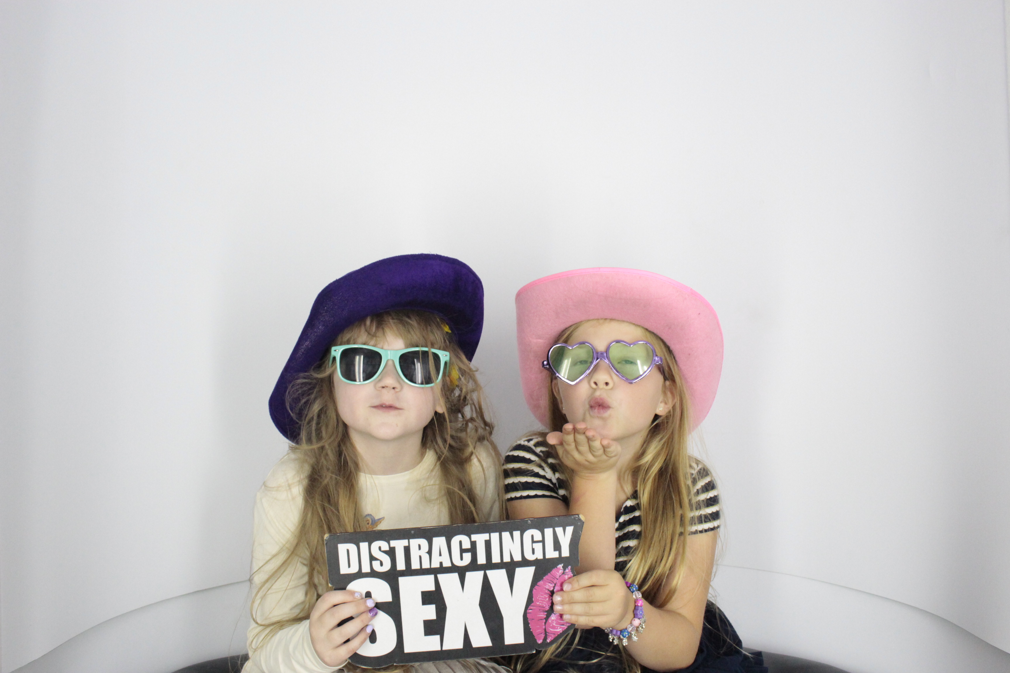Nadine 40th Birthday  | View more photos from the event at gallery.myphotoboothexperience.co.uk/u/MyPhotoBoothExperienceLtd/Nadine-40th-Birthday